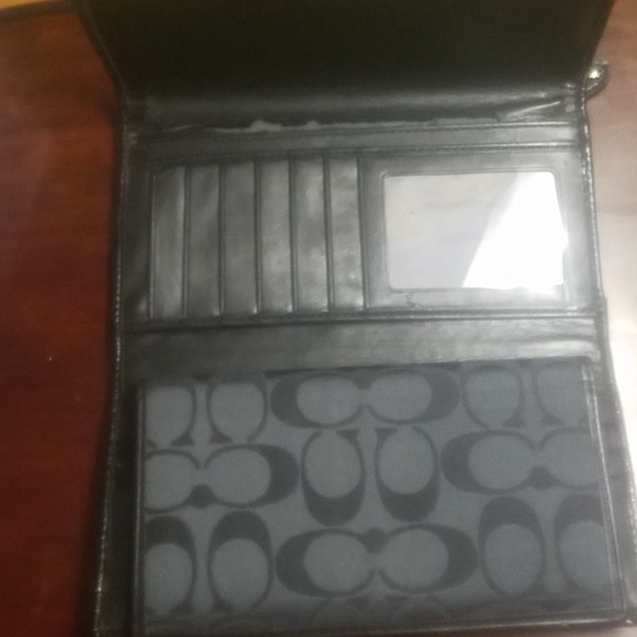 Coach black signature wallet - Picture 5 of 8